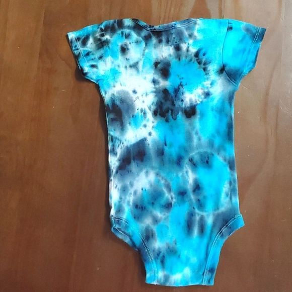 **GIFT** Gerber cotton tie-dye onesie handmade 6-9 months Rock 'n Roll black & … - Picture 4 of 4